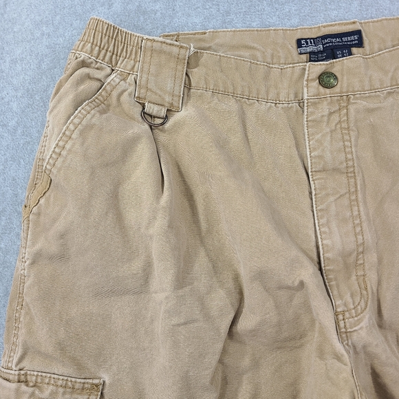 Lot of 2 Mens 5.11 Tactical Cargo Shorts Size 42 Khaki & Beige 8" Inseam - Picture 16 of 16